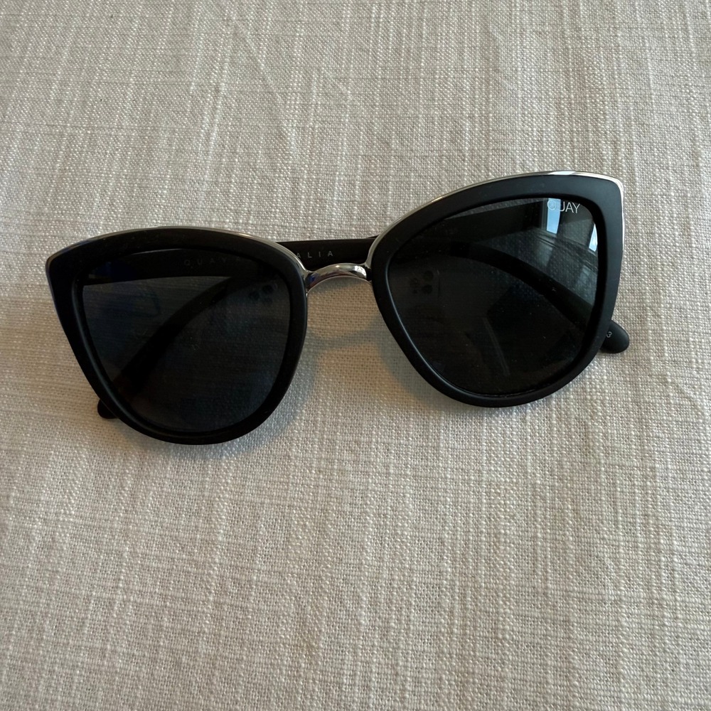 Quay Australia My Girl Sunglasses Matte Black Silver Cat Eye Oversized 126